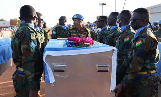 在阿卜耶伊举行了一场庄严的仪式，悼念六名孟加拉国维和人员。此前，南科尔多凡州卡杜格利的联合国苏丹特派团后勤基地遭遇无人机袭击，这些维和人员在行动中不幸牺牲。